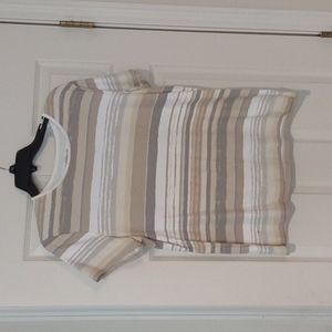 Short sleeve top in various shades of beige and tan in size XL